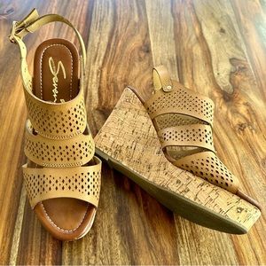 Seven7 Wedge Sandals (Size 8)